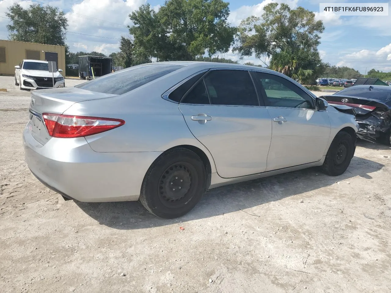 4T1BF1FK6FU896923 2015 Toyota Camry Le