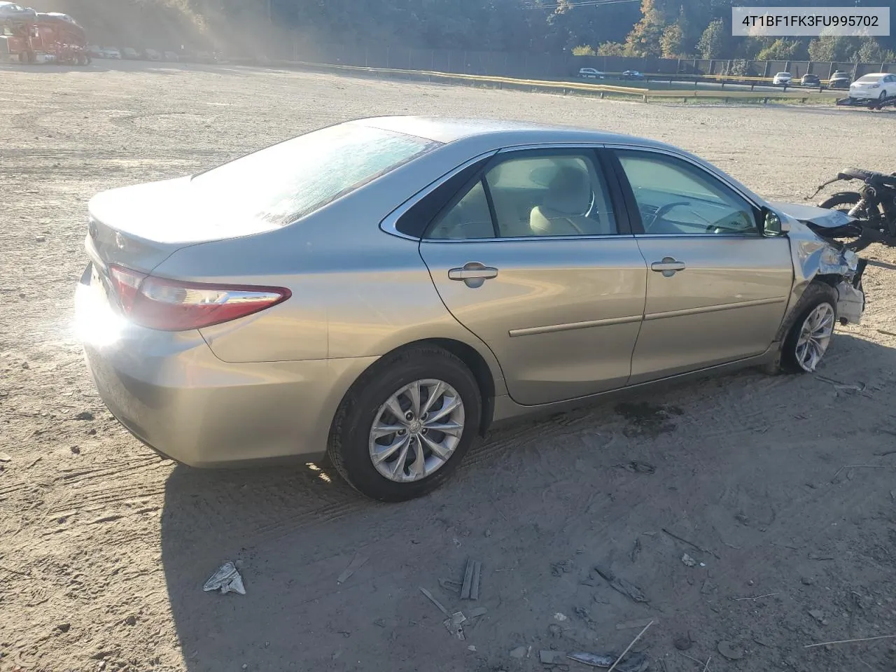 4T1BF1FK3FU995702 2015 Toyota Camry Le