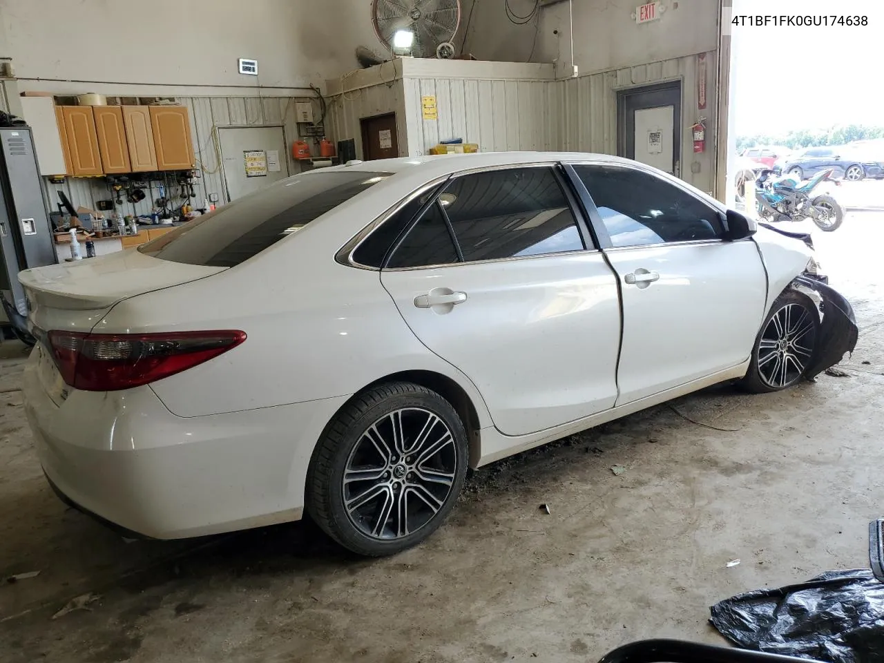 2016 Toyota Camry Le VIN: 4T1BF1FK0GU174638 Lot: 63412904