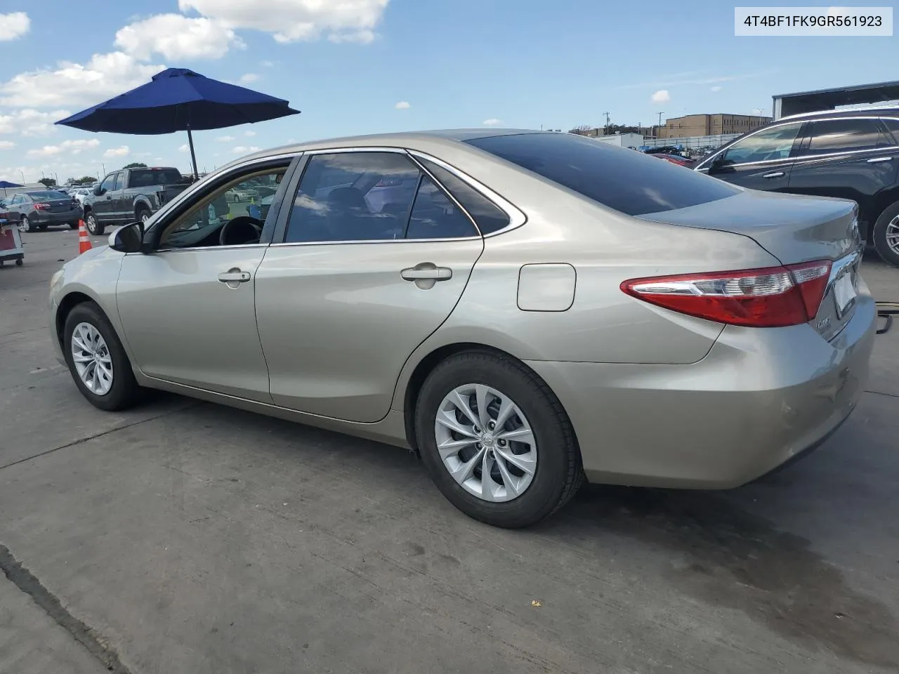 4T4BF1FK9GR561923 2016 Toyota Camry Le