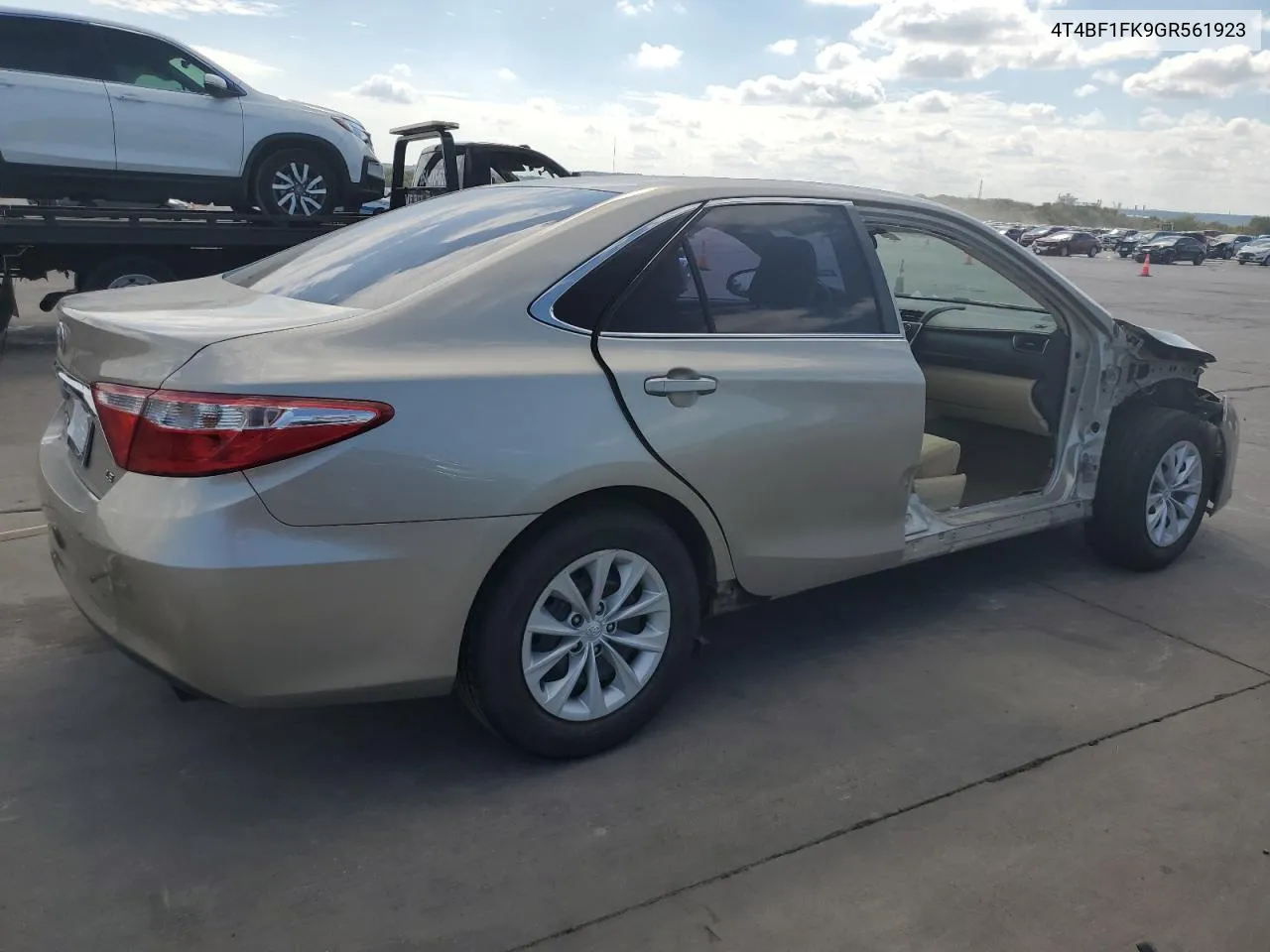 4T4BF1FK9GR561923 2016 Toyota Camry Le