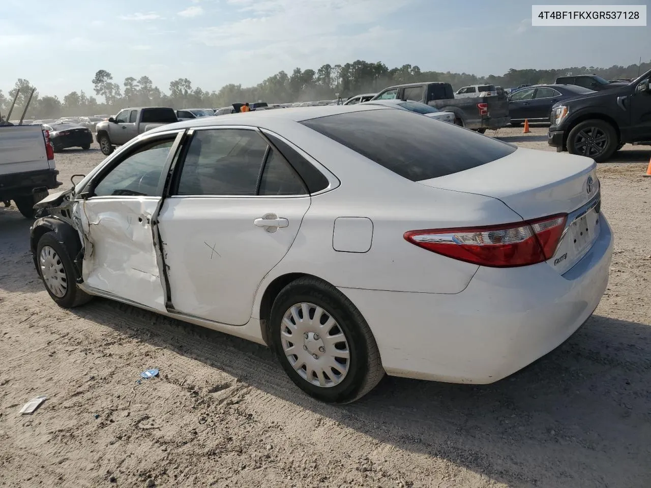 4T4BF1FKXGR537128 2016 Toyota Camry Le