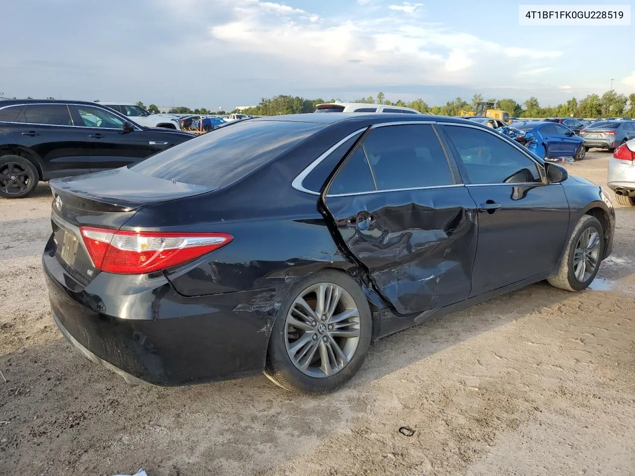 2016 Toyota Camry Le VIN: 4T1BF1FK0GU228519 Lot: 69856904