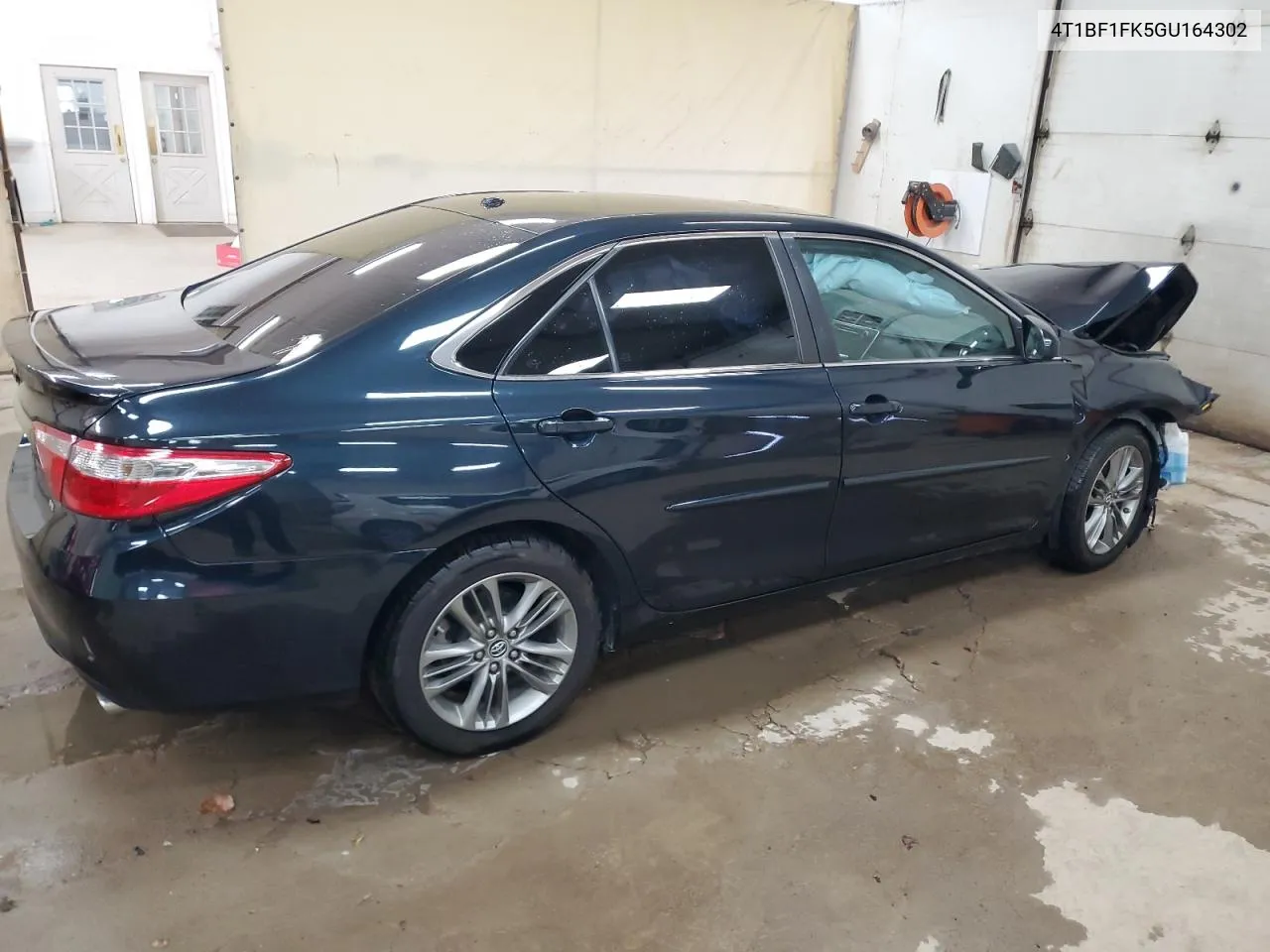 4T1BF1FK5GU164302 2016 Toyota Camry Le