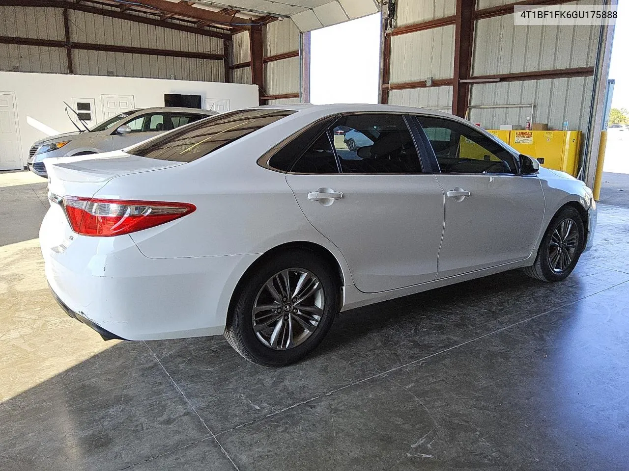 2016 Toyota Camry Le VIN: 4T1BF1FK6GU175888 Lot: 74661624