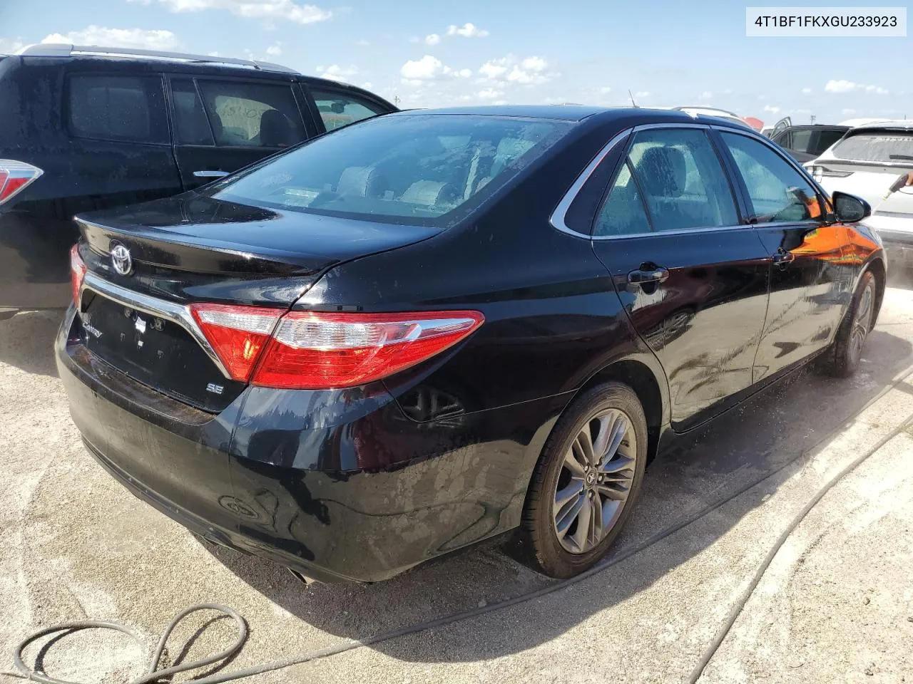 2016 Toyota Camry Le VIN: 4T1BF1FKXGU233923 Lot: 75420594