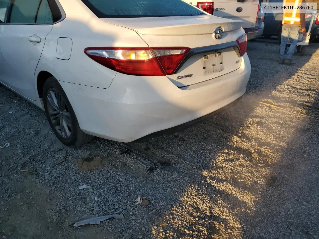 4T1BF1FK1GU236760 2016 Toyota Camry Le