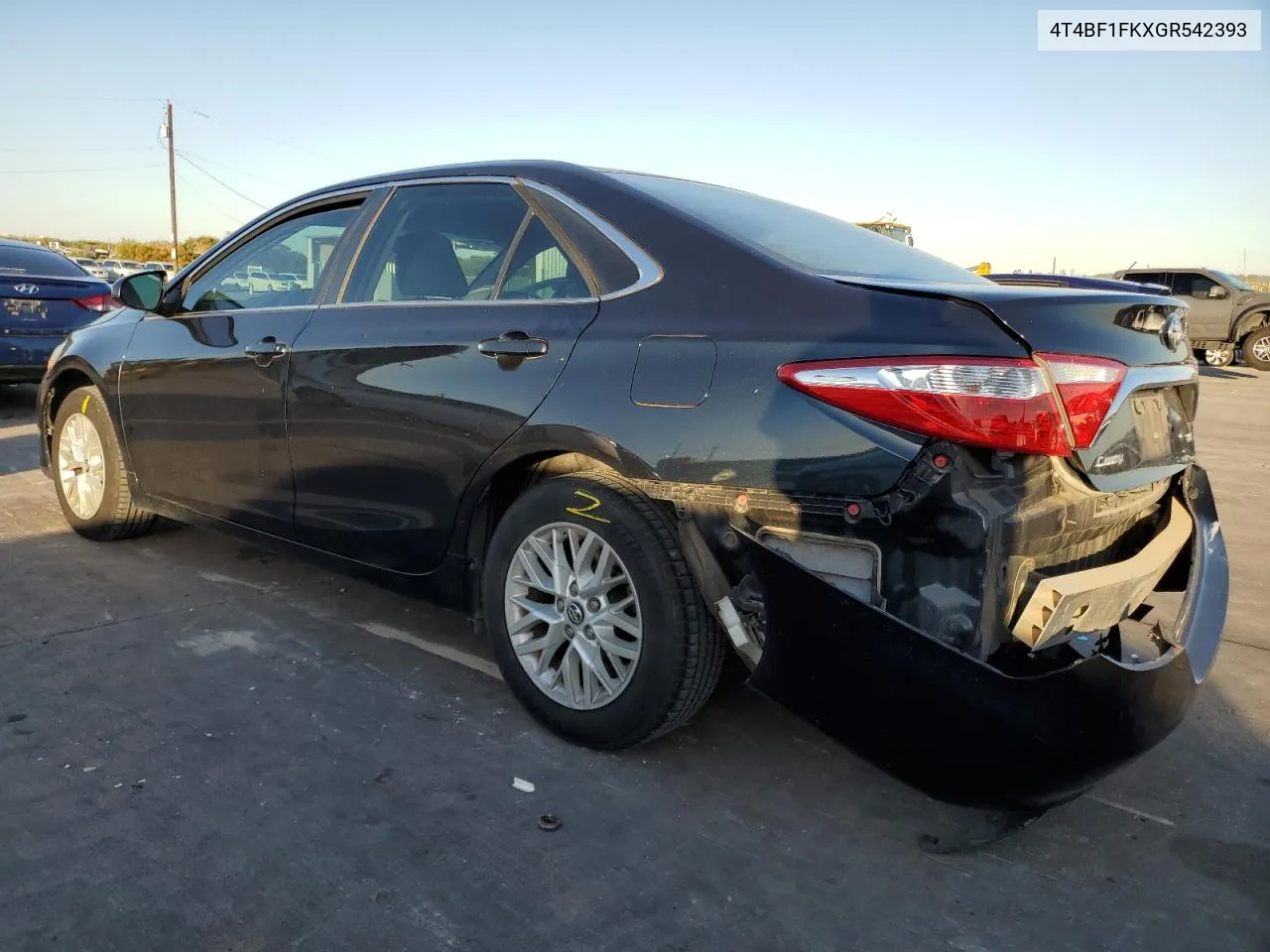 4T4BF1FKXGR542393 2016 Toyota Camry Le