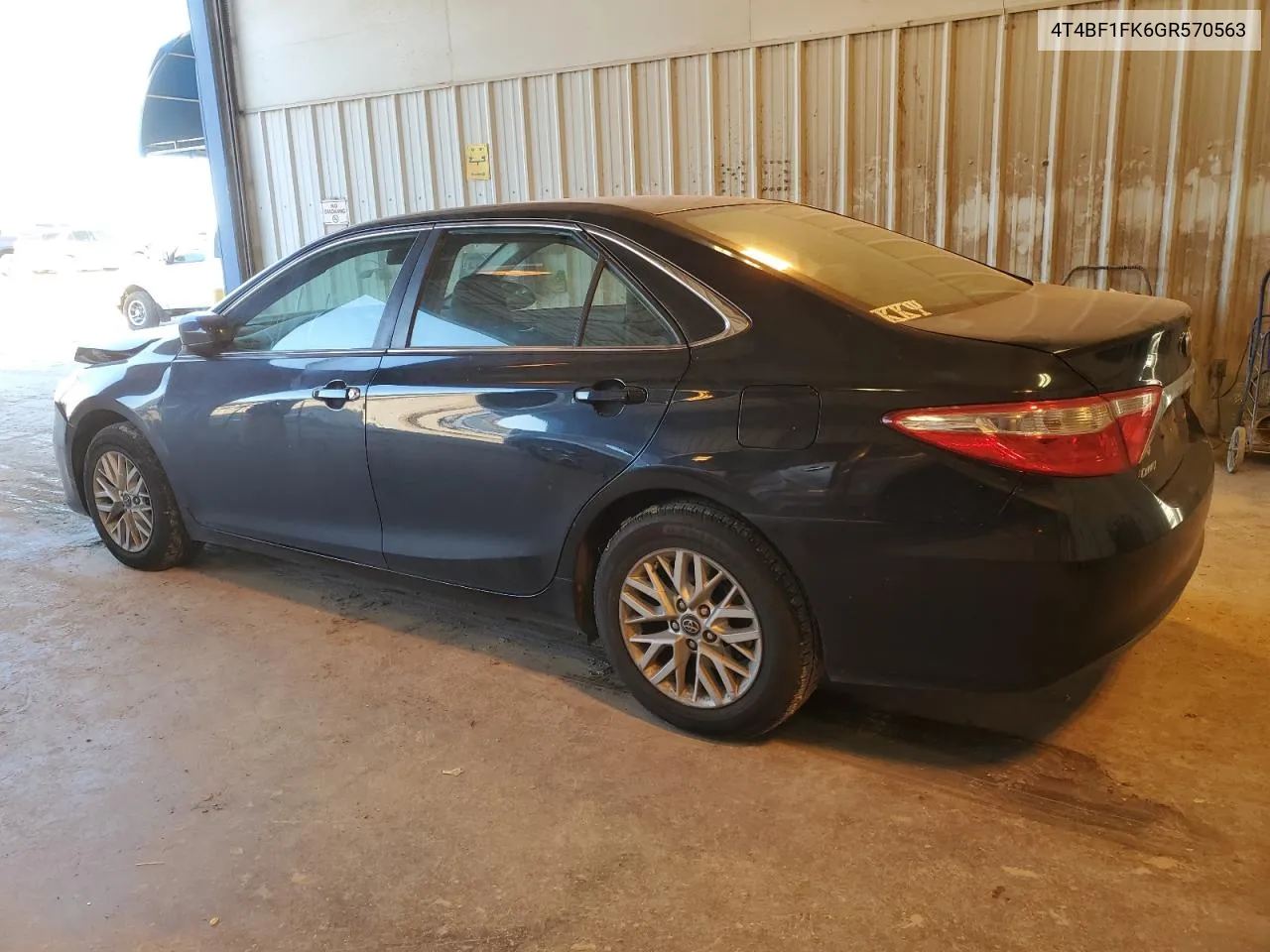 2016 Toyota Camry Le VIN: 4T4BF1FK6GR570563 Lot: 81748424