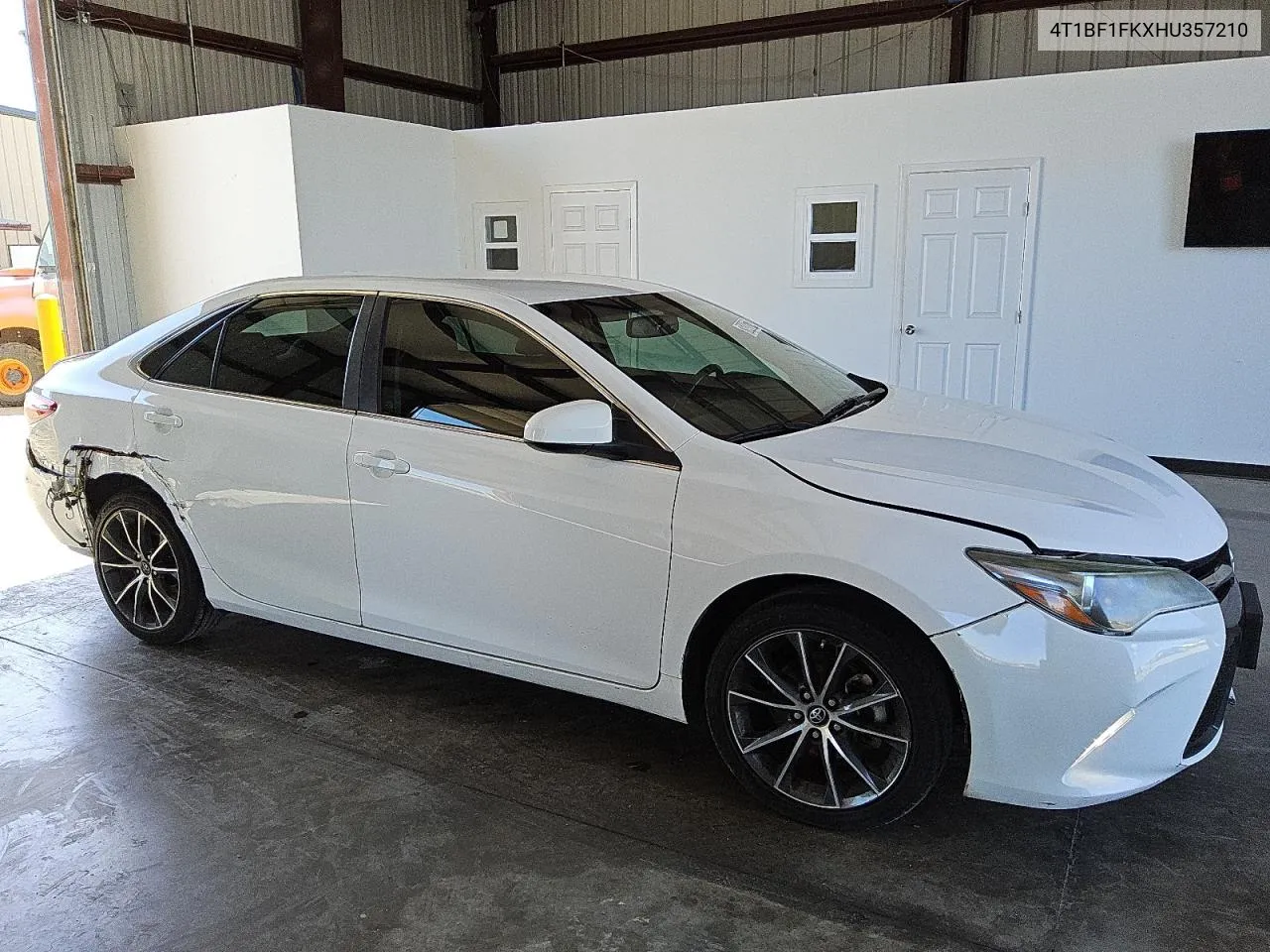 2017 Toyota Camry Le VIN: 4T1BF1FKXHU357210 Lot: 76486774