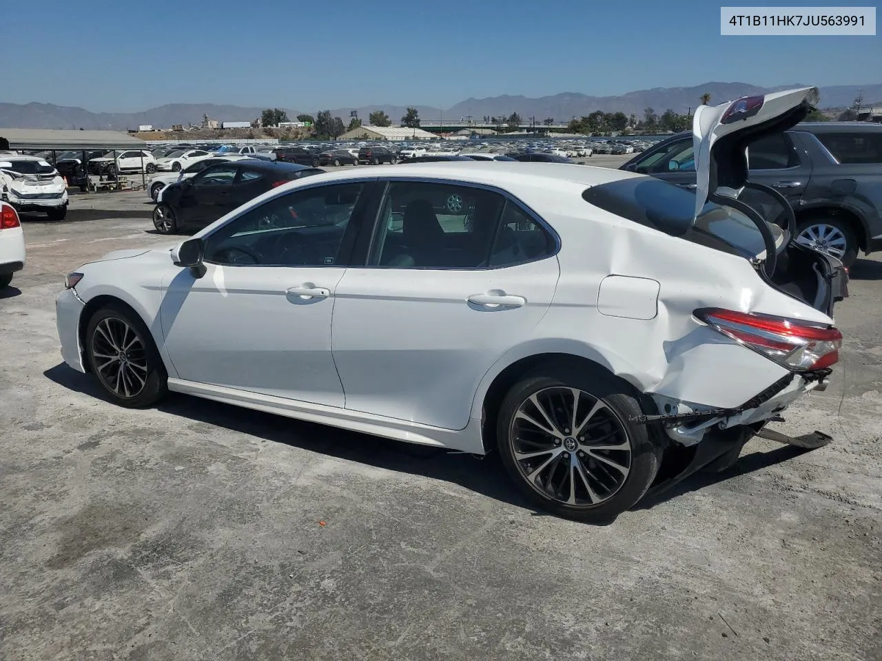 2018 Toyota Camry L VIN: 4T1B11HK7JU563991 Lot: 72727684