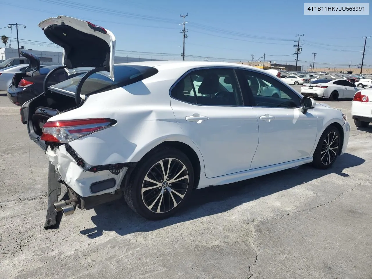 2018 Toyota Camry L VIN: 4T1B11HK7JU563991 Lot: 72727684