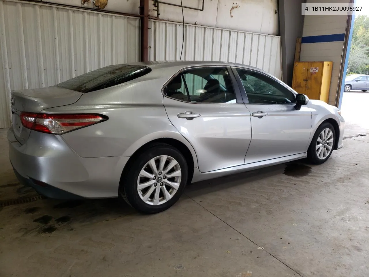 4T1B11HK2JU095927 2018 Toyota Camry L