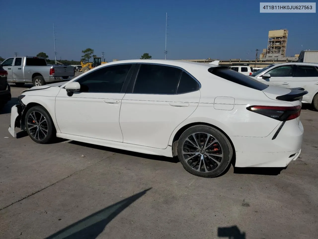 2018 Toyota Camry L VIN: 4T1B11HK0JU627563 Lot: 75232584