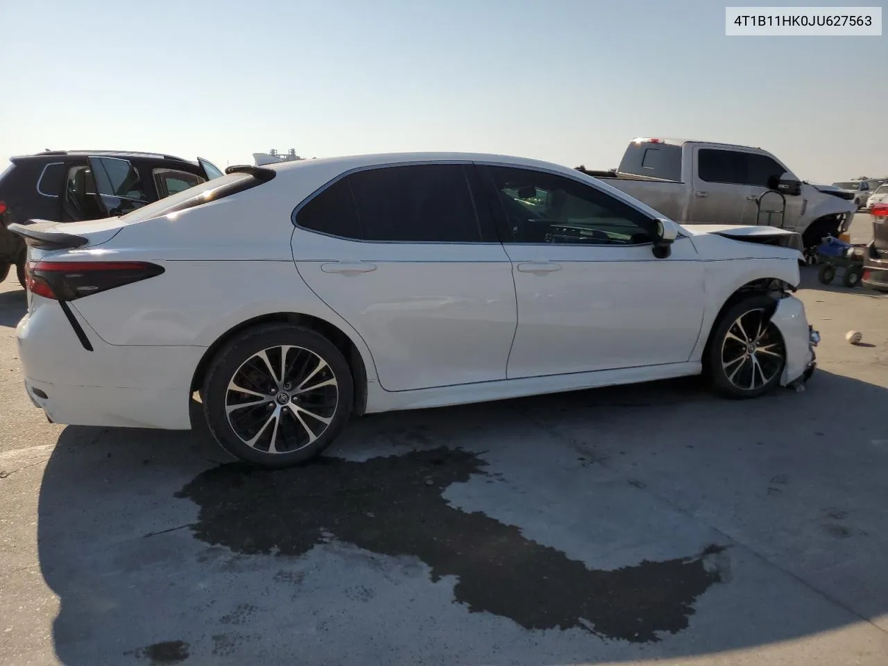 4T1B11HK0JU627563 2018 Toyota Camry L