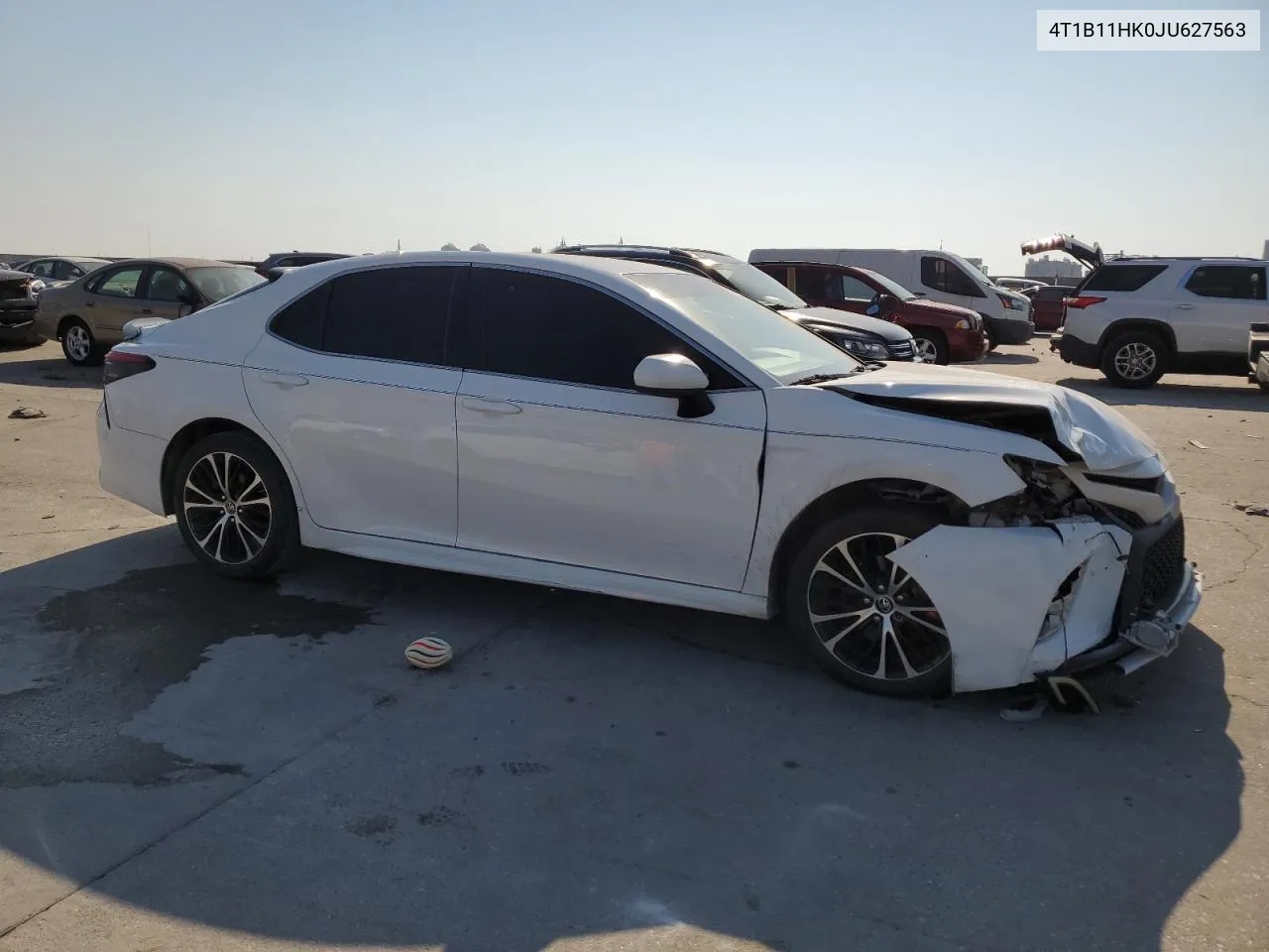 4T1B11HK0JU627563 2018 Toyota Camry L