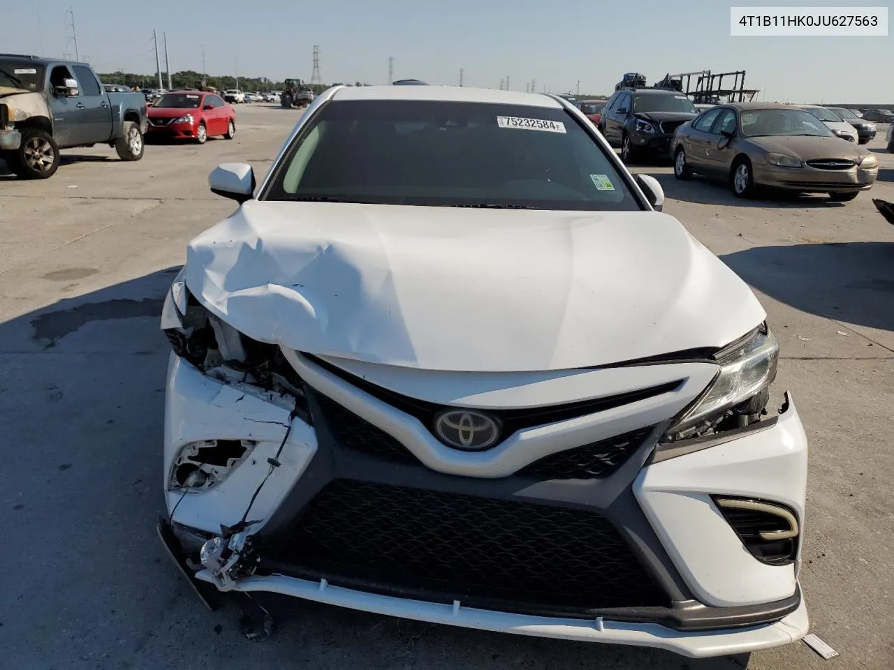 4T1B11HK0JU627563 2018 Toyota Camry L