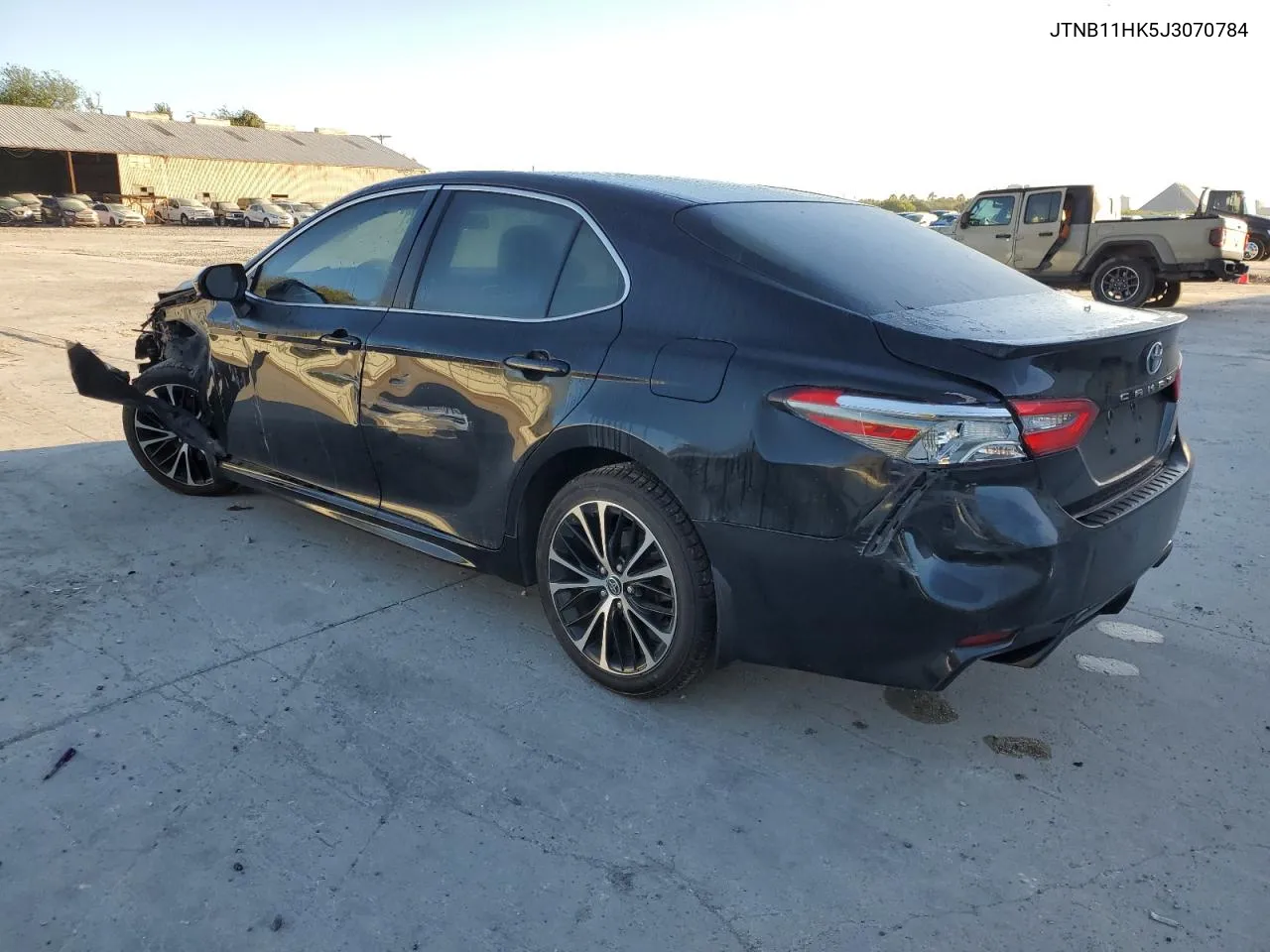 2018 Toyota Camry L VIN: JTNB11HK5J3070784 Lot: 77952154