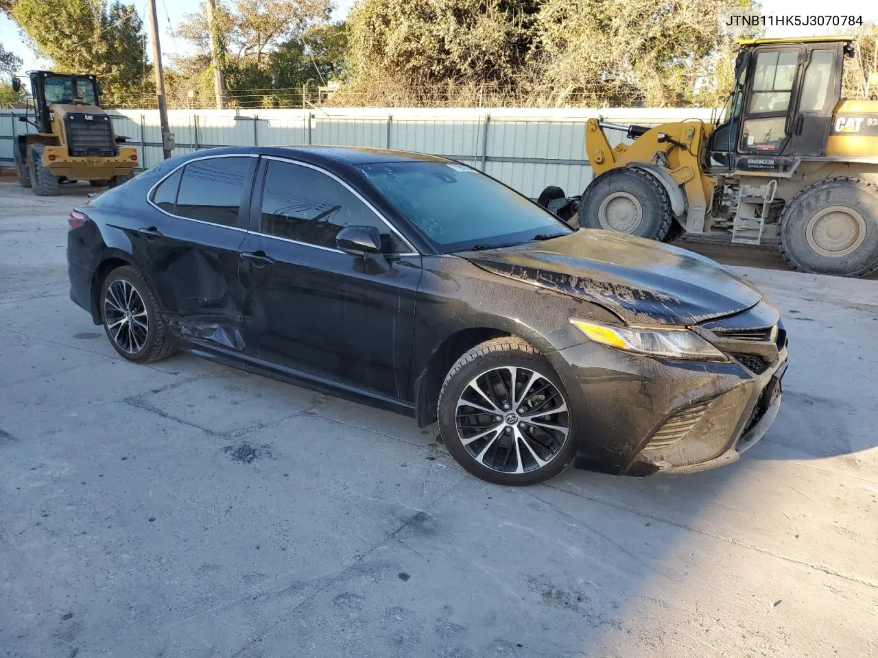 2018 Toyota Camry L VIN: JTNB11HK5J3070784 Lot: 77952154