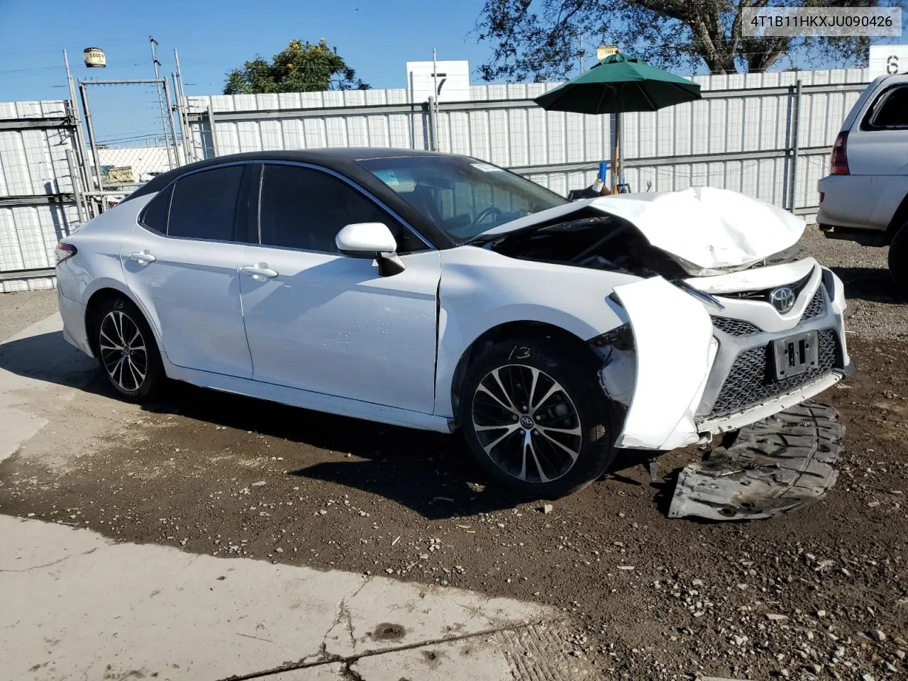 2018 Toyota Camry L VIN: 4T1B11HKXJU090426 Lot: 79277244