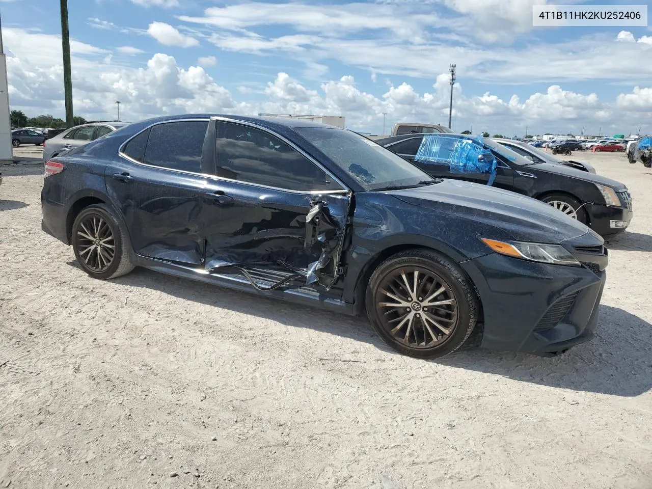 2019 Toyota Camry L VIN: 4T1B11HK2KU252406 Lot: 61103634