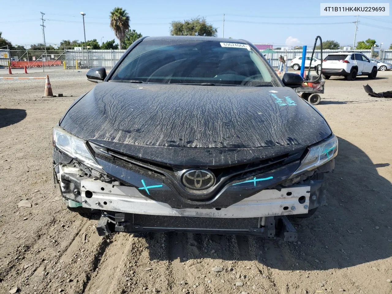 2019 Toyota Camry L VIN: 4T1B11HK4KU229693 Lot: 69624064