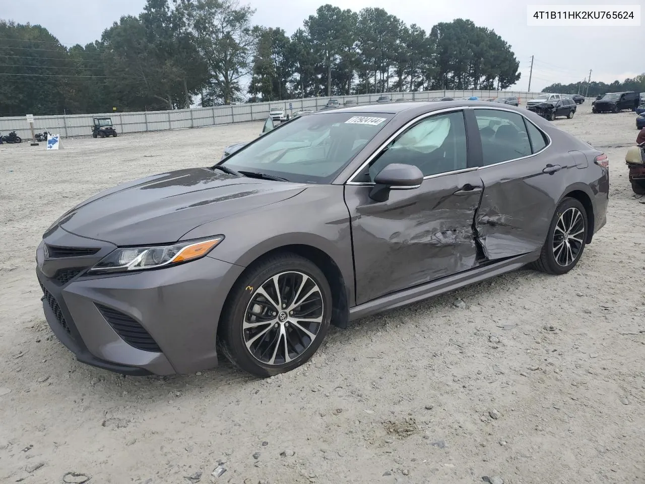 2019 Toyota Camry L VIN: 4T1B11HK2KU765624 Lot: 72924144