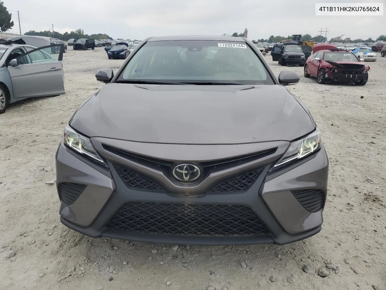 2019 Toyota Camry L VIN: 4T1B11HK2KU765624 Lot: 72924144