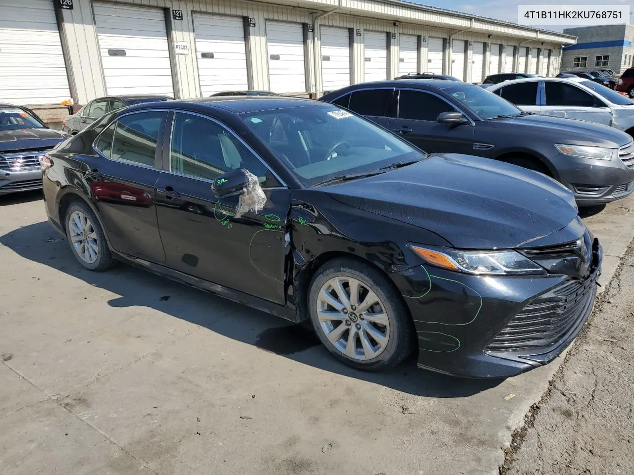 4T1B11HK2KU768751 2019 Toyota Camry L