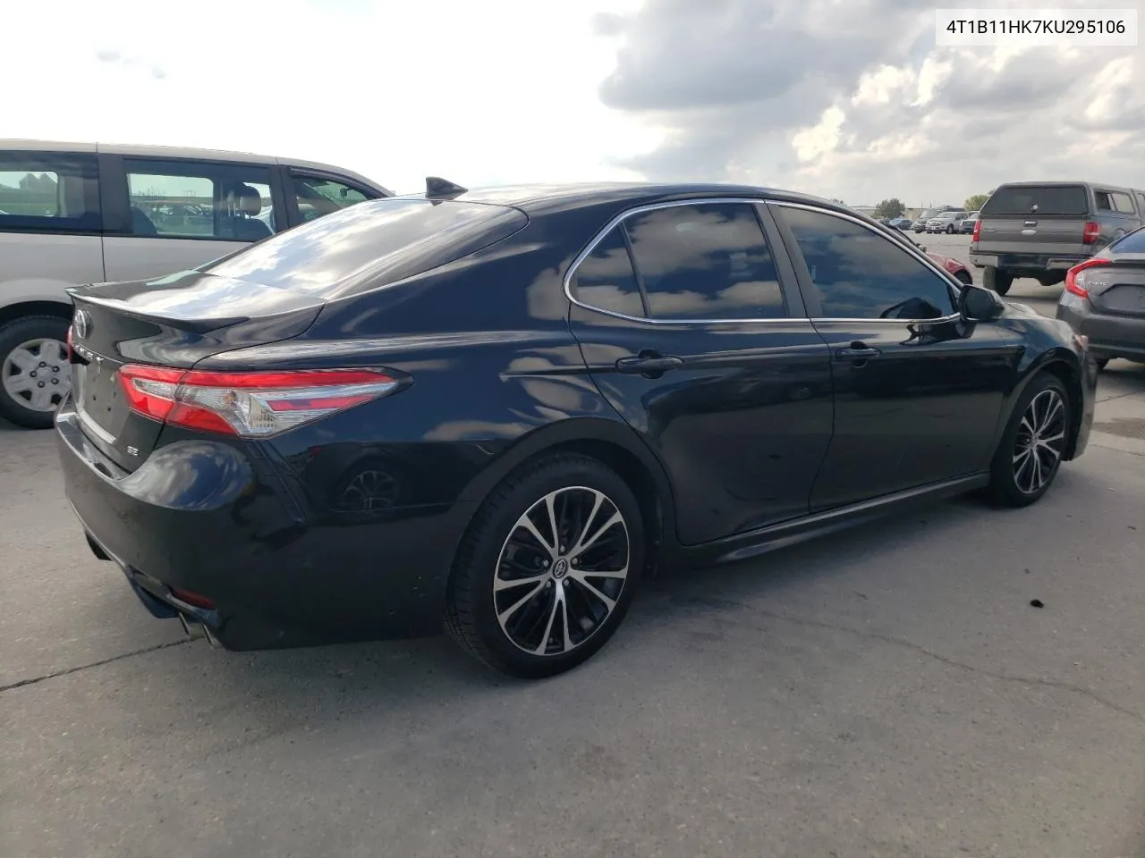 4T1B11HK7KU295106 2019 Toyota Camry L