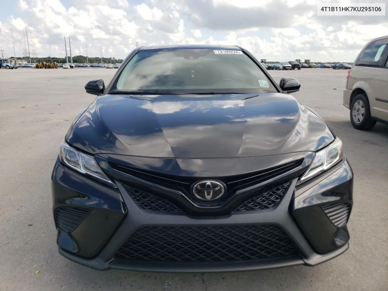 2019 Toyota Camry L VIN: 4T1B11HK7KU295106 Lot: 73109224