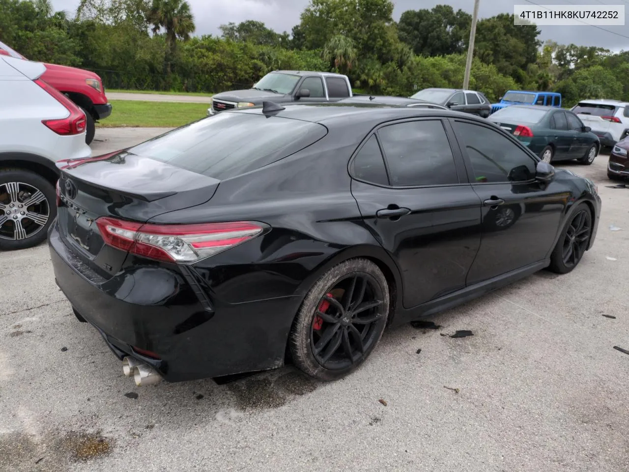 2019 Toyota Camry L VIN: 4T1B11HK8KU742252 Lot: 74923074