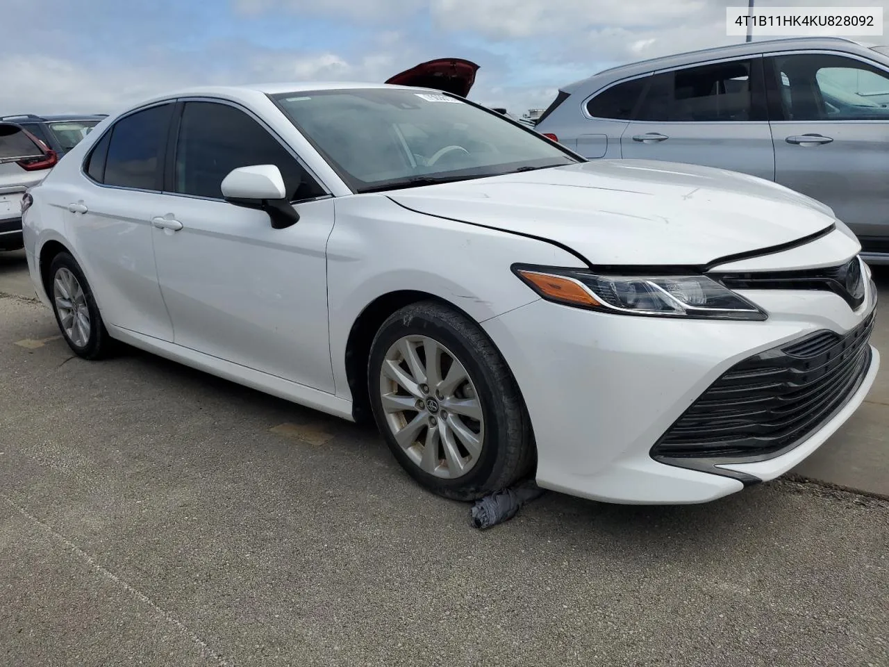 2019 Toyota Camry L VIN: 4T1B11HK4KU828092 Lot: 75098174