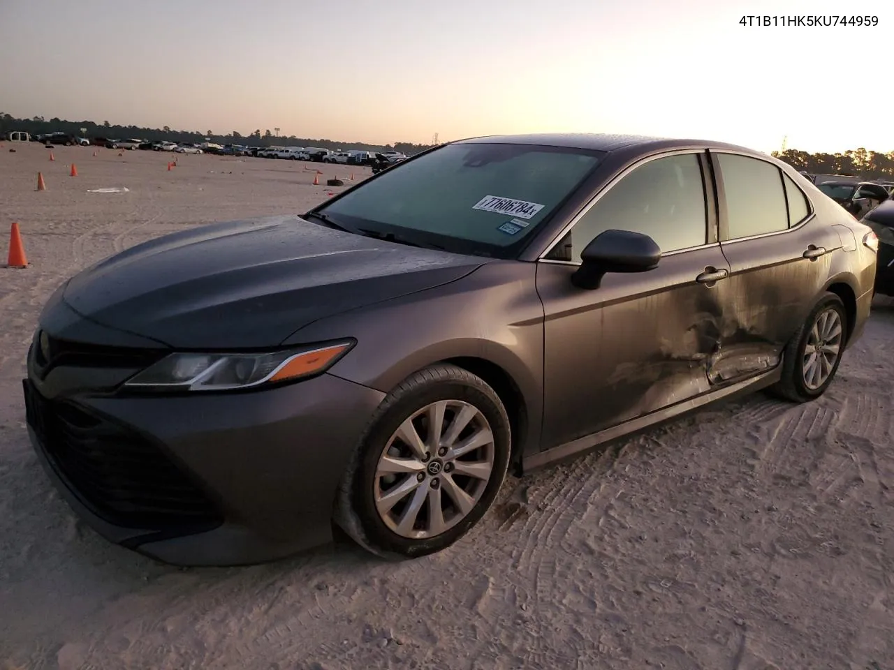 4T1B11HK5KU744959 2019 Toyota Camry L