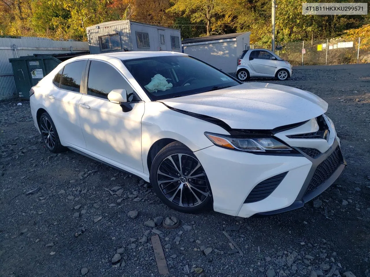 2019 Toyota Camry L VIN: 4T1B11HKXKU299571 Lot: 77682364