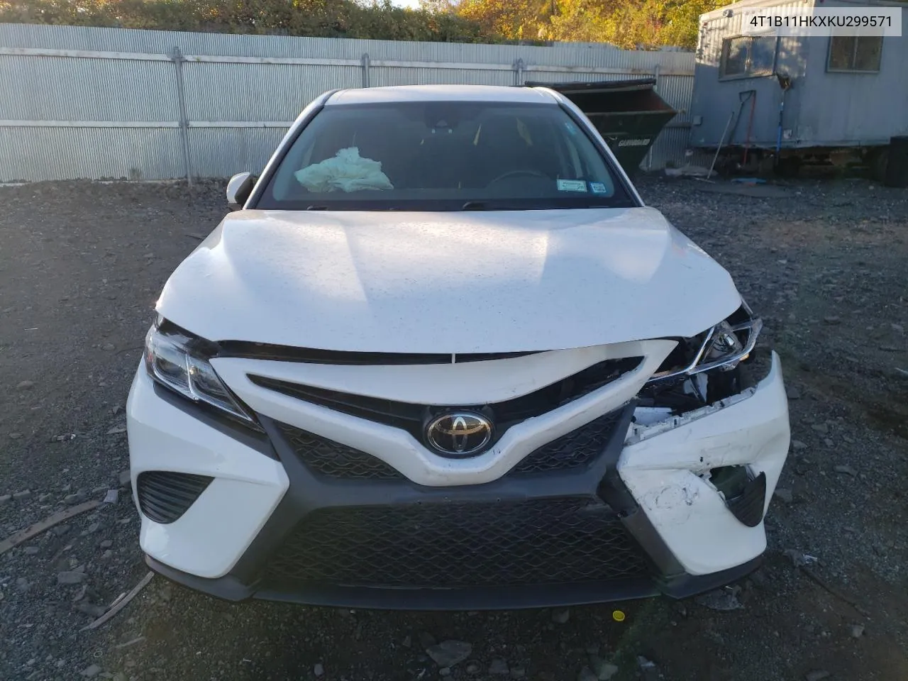 2019 Toyota Camry L VIN: 4T1B11HKXKU299571 Lot: 77682364