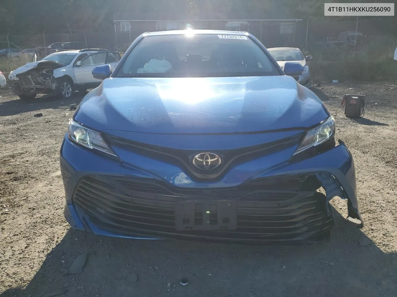 2019 Toyota Camry L VIN: 4T1B11HKXKU256090 Lot: 77732614