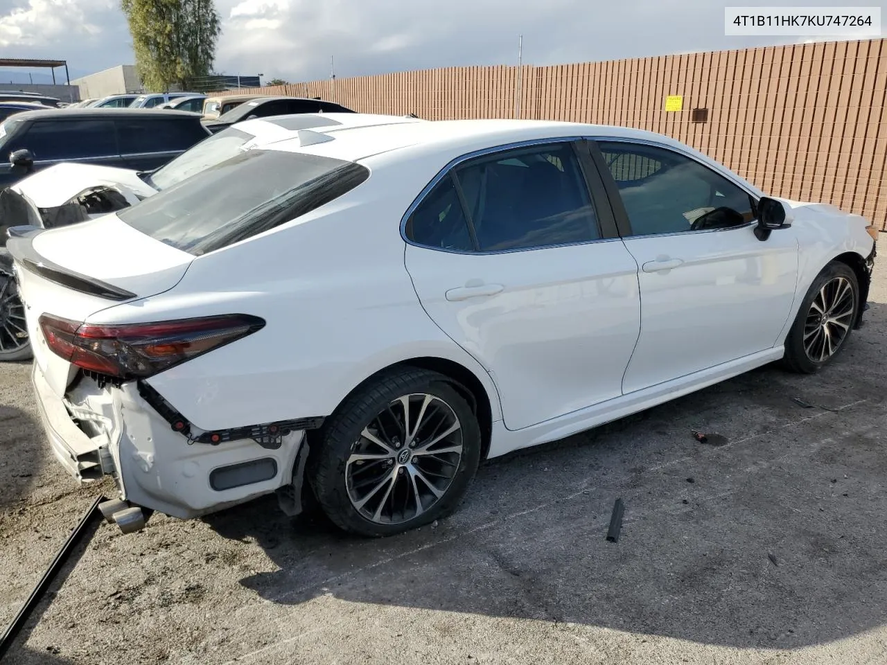 2019 Toyota Camry L VIN: 4T1B11HK7KU747264 Lot: 80920904