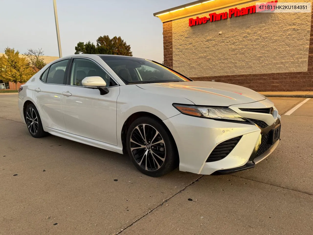 2019 Toyota Camry L VIN: 4T1B11HK2KU184351 Lot: 81383324