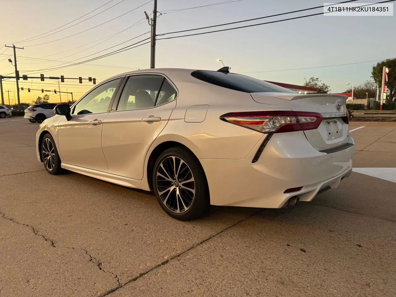 2019 Toyota Camry L VIN: 4T1B11HK2KU184351 Lot: 81383324