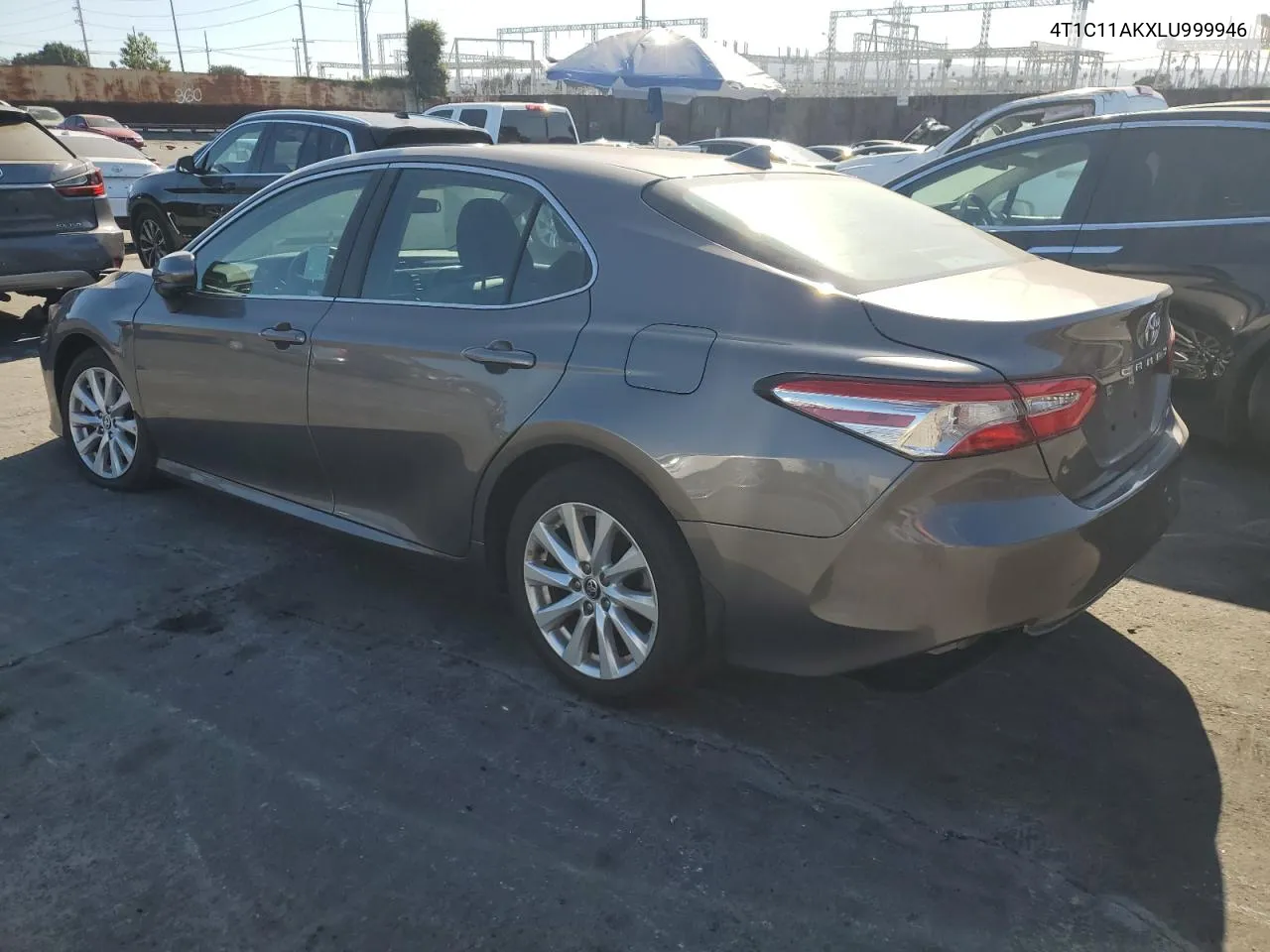 2020 Toyota Camry Le VIN: 4T1C11AKXLU999946 Lot: 71499274