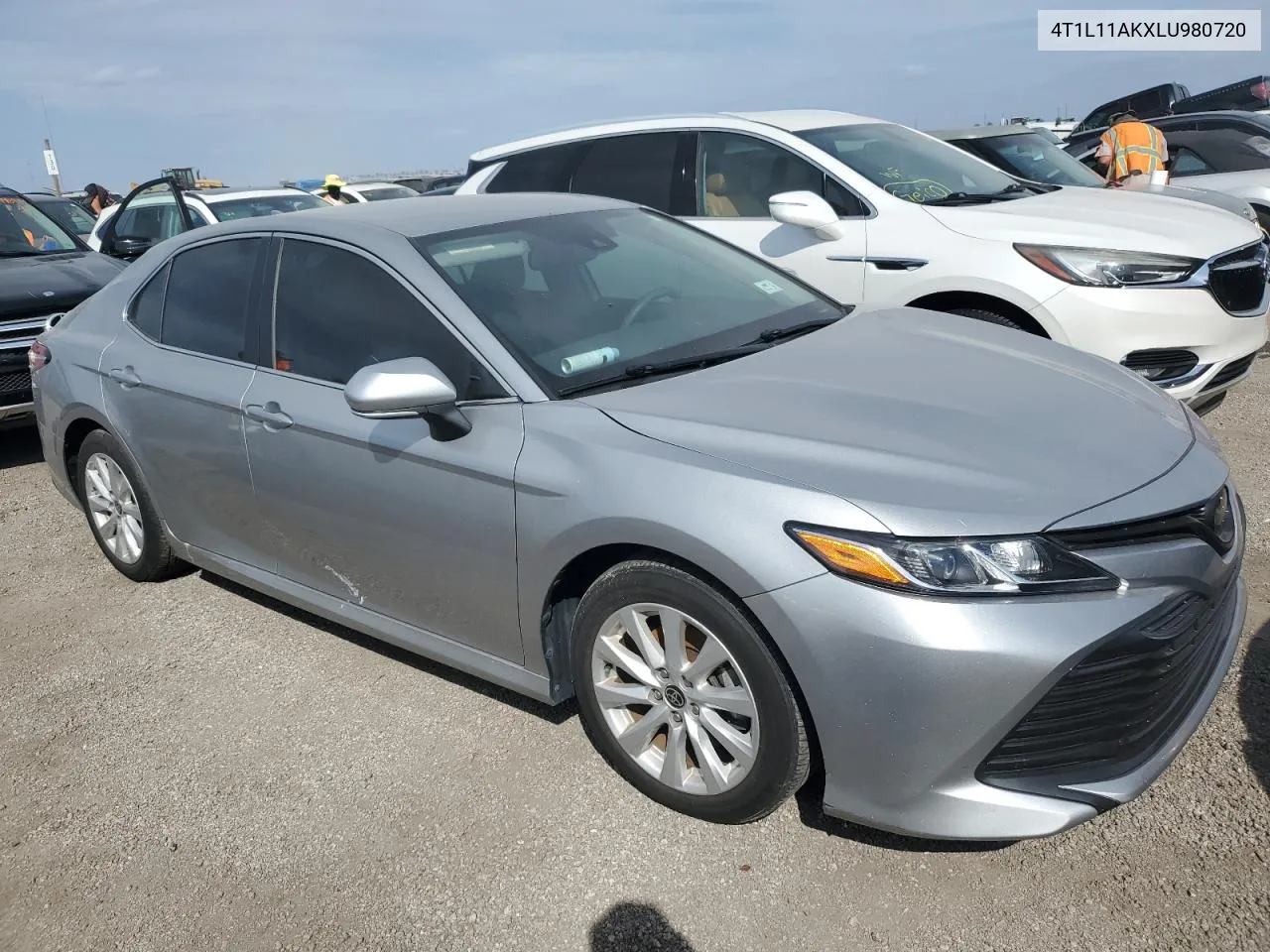 2020 Toyota Camry Le VIN: 4T1L11AKXLU980720 Lot: 74488934