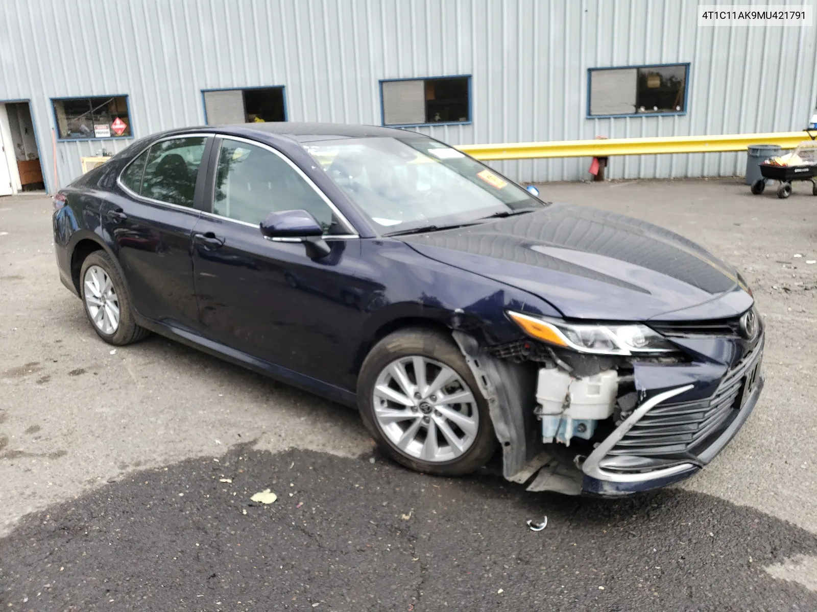 4T1C11AK9MU421791 2021 Toyota Camry Le