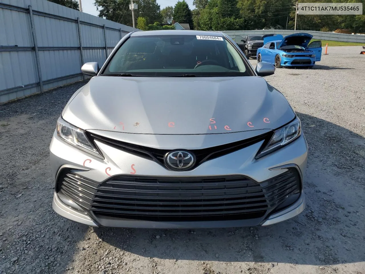 2021 Toyota Camry Le VIN: 4T1C11AK7MU535465 Lot: 70604684