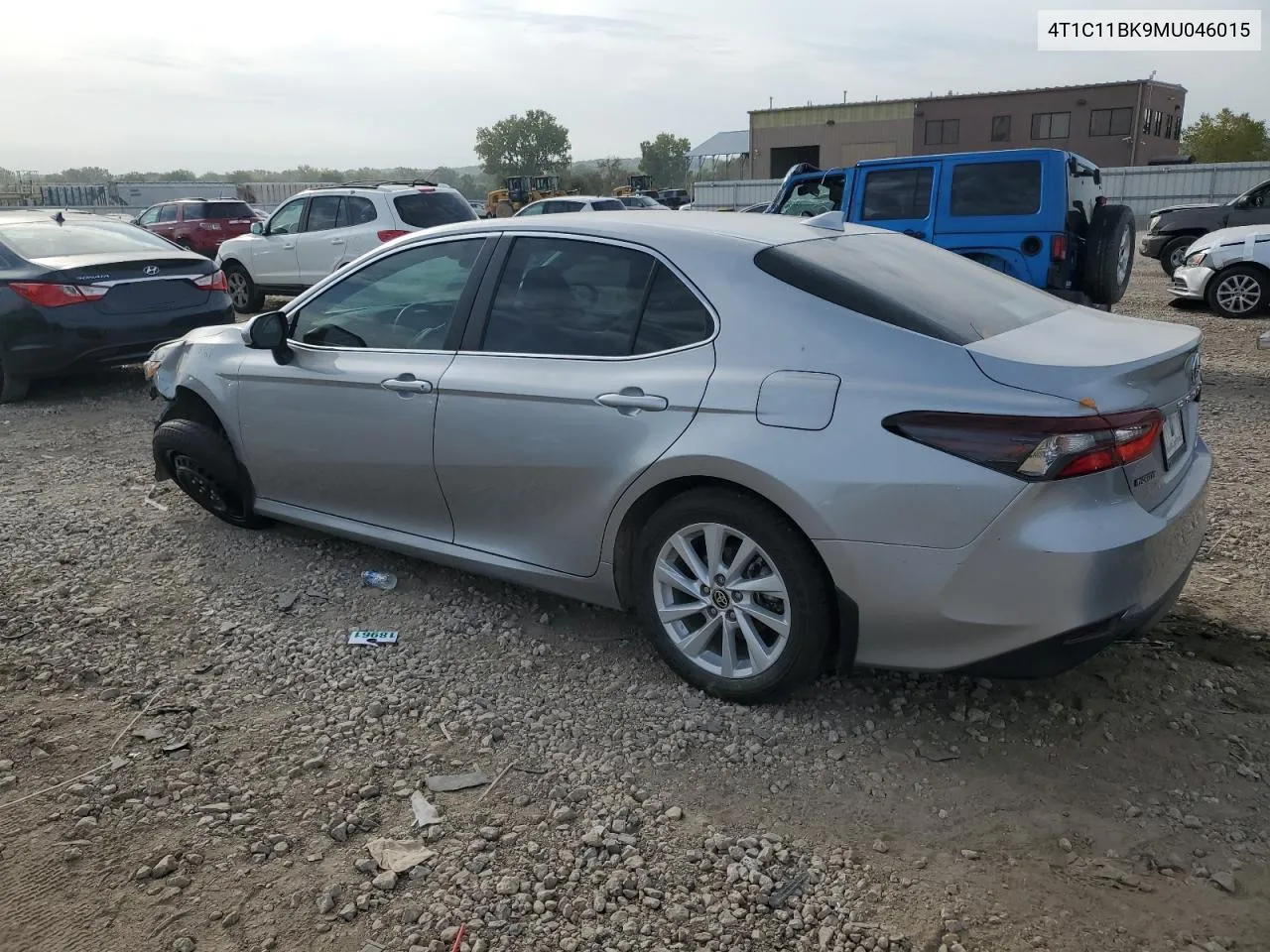 4T1C11BK9MU046015 2021 Toyota Camry Le