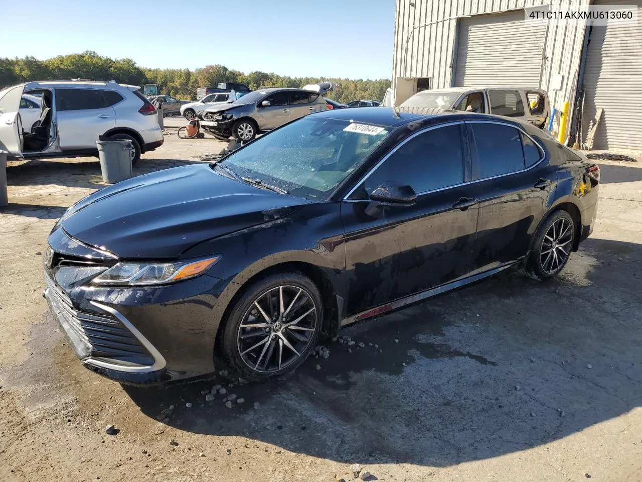 4T1C11AKXMU613060 2021 Toyota Camry Le