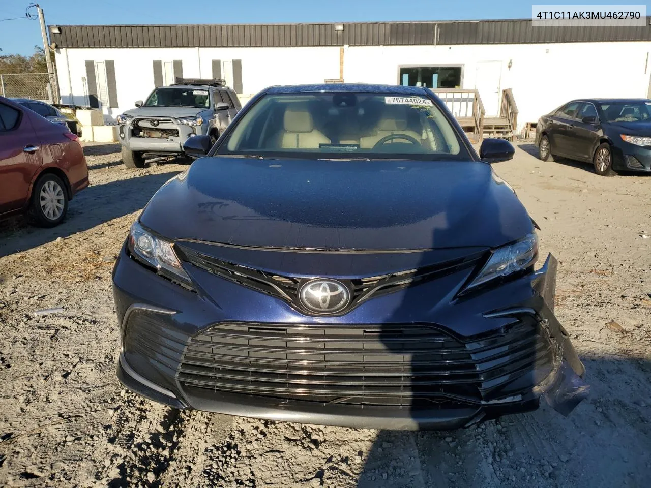 2021 Toyota Camry Le VIN: 4T1C11AK3MU462790 Lot: 76744024