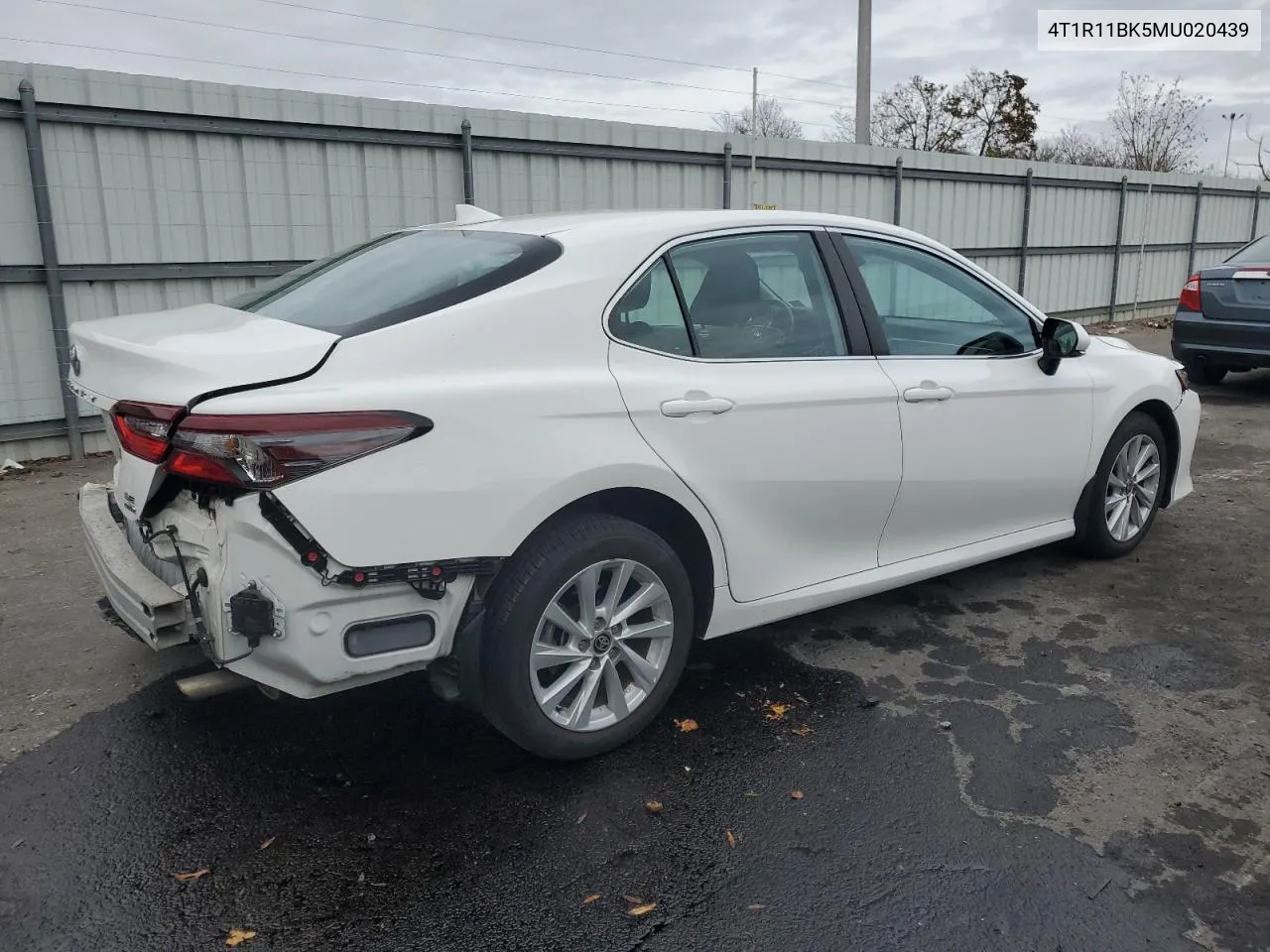 2021 Toyota Camry Le VIN: 4T1R11BK5MU020439 Lot: 80721844