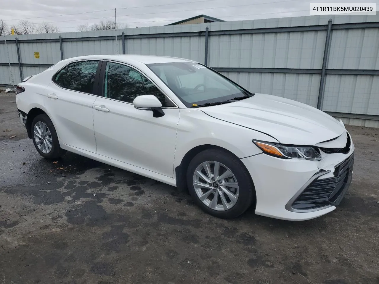 2021 Toyota Camry Le VIN: 4T1R11BK5MU020439 Lot: 80721844