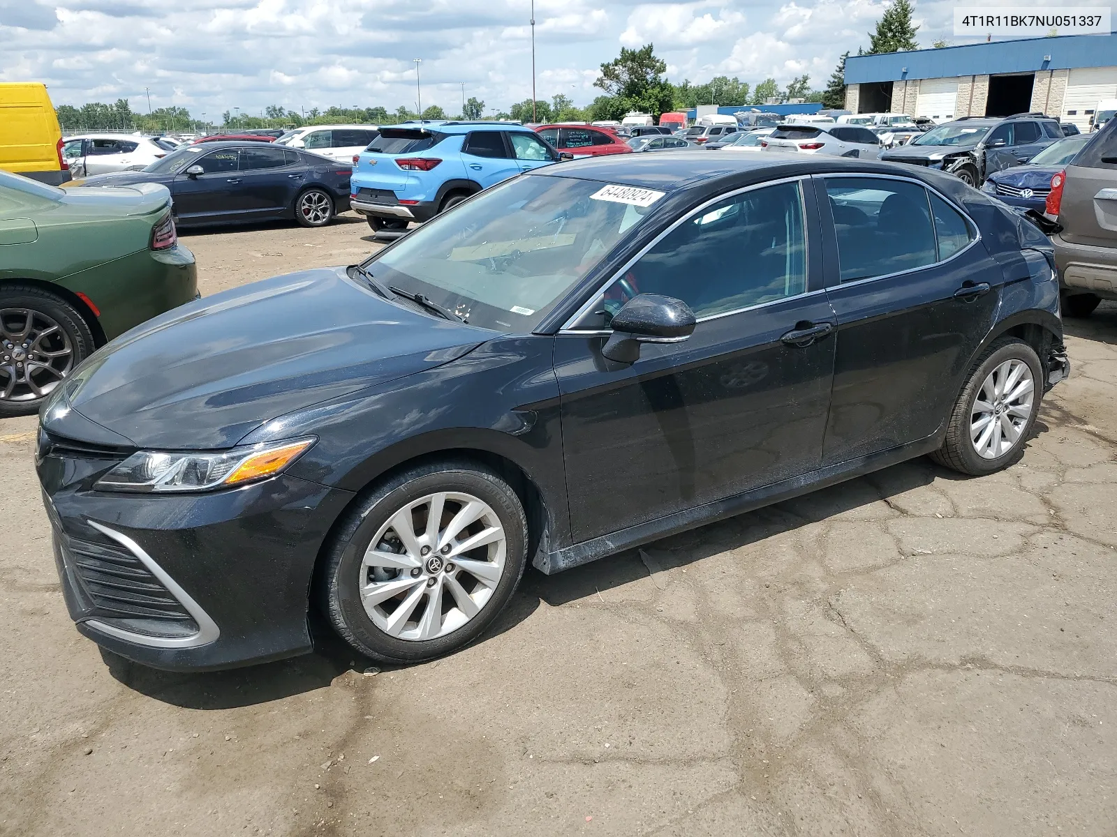 2022 Toyota Camry Le VIN: 4T1R11BK7NU051337 Lot: 64480924